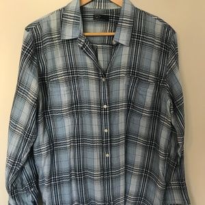 GAP blue/black/white plaid button-down flannel